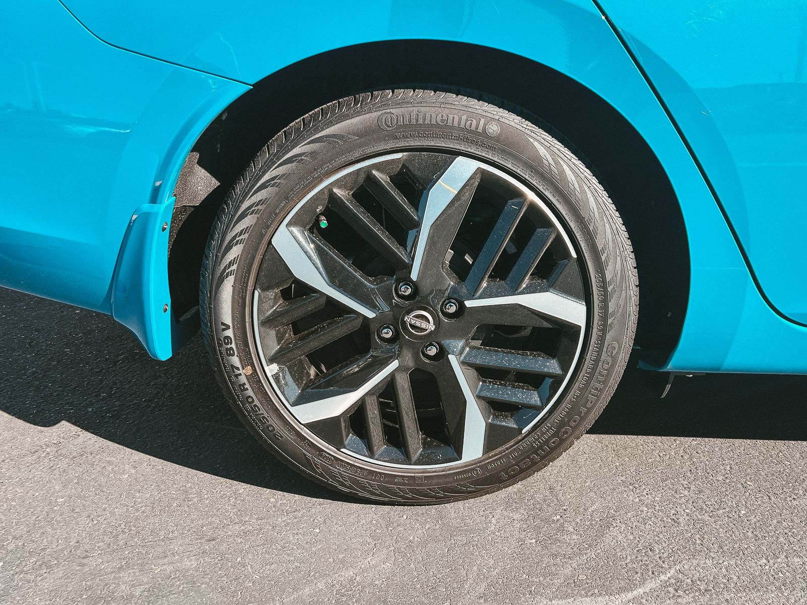 2025 Nissan Versa 1.6 SR photo 3