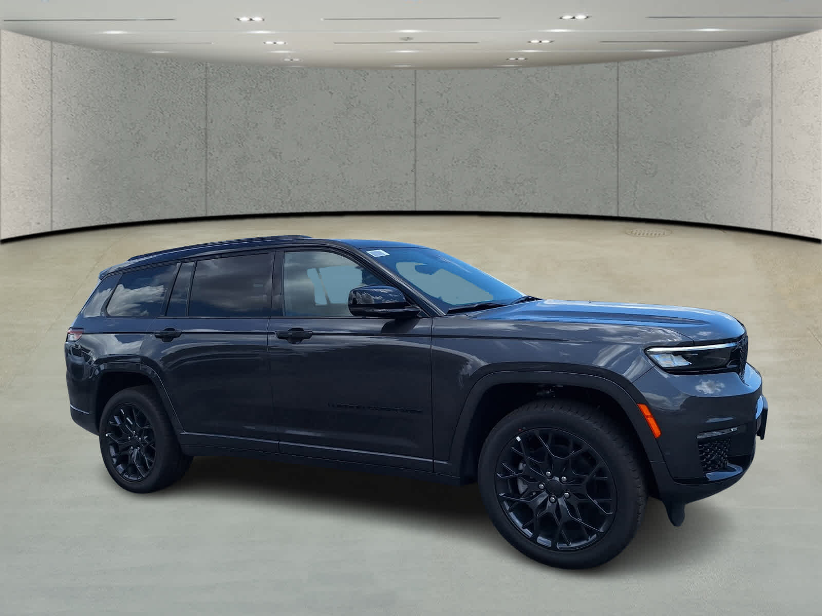 2025 Jeep Grand Cherokee L Summit Reserve photo 3