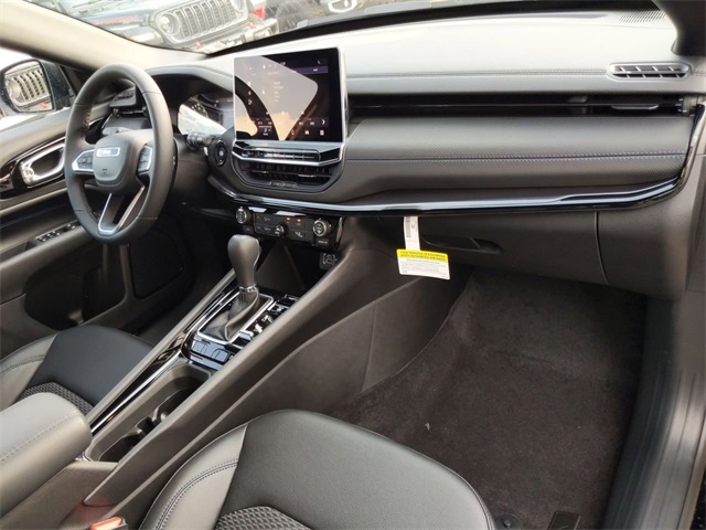 2026 Jeep Compass Latitude photo 28