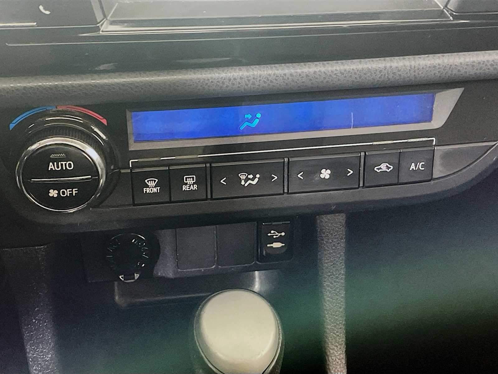 2015 Toyota Corolla Plus photo 13
