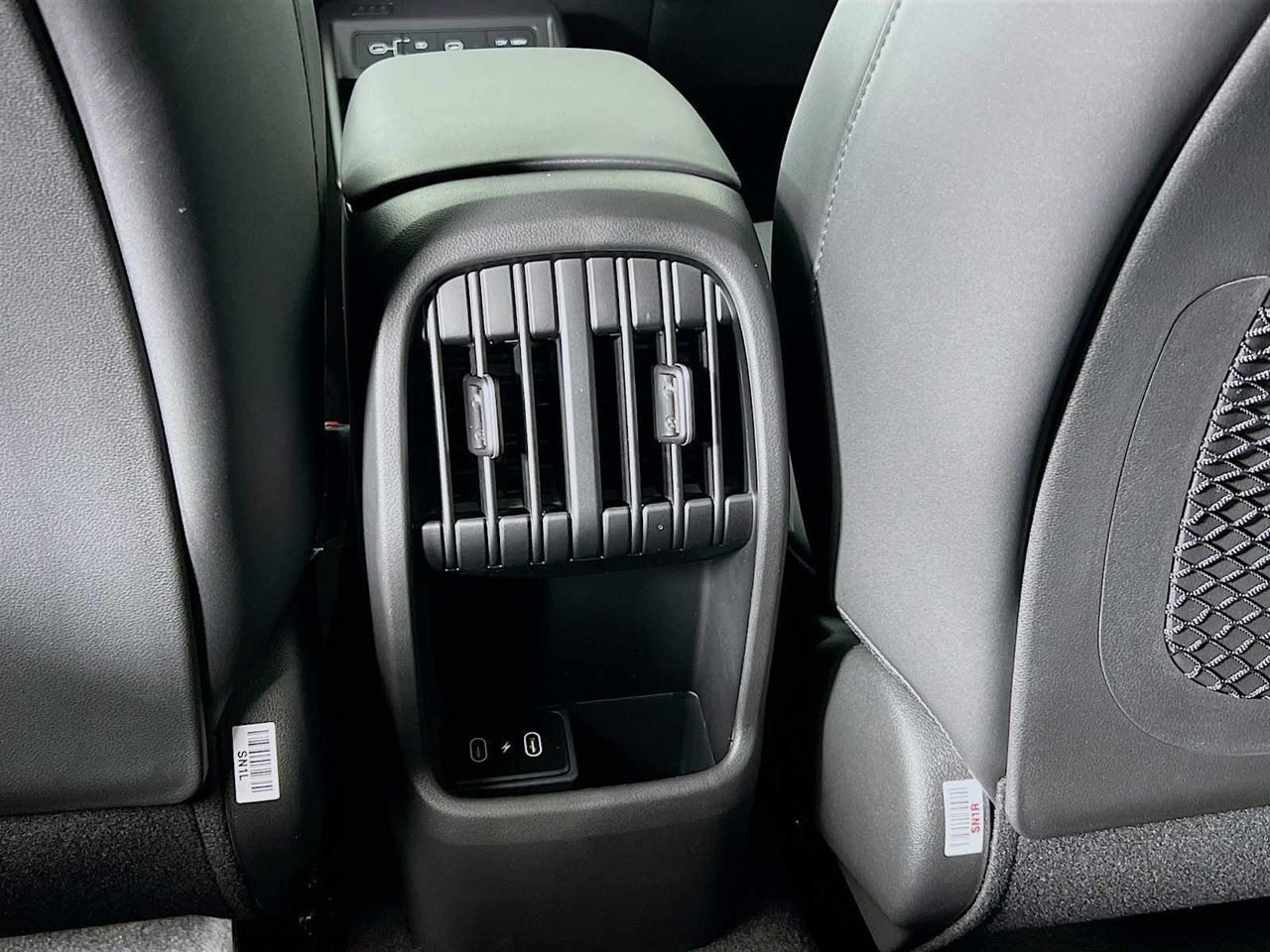 2026 Hyundai Kona SEL photo 12
