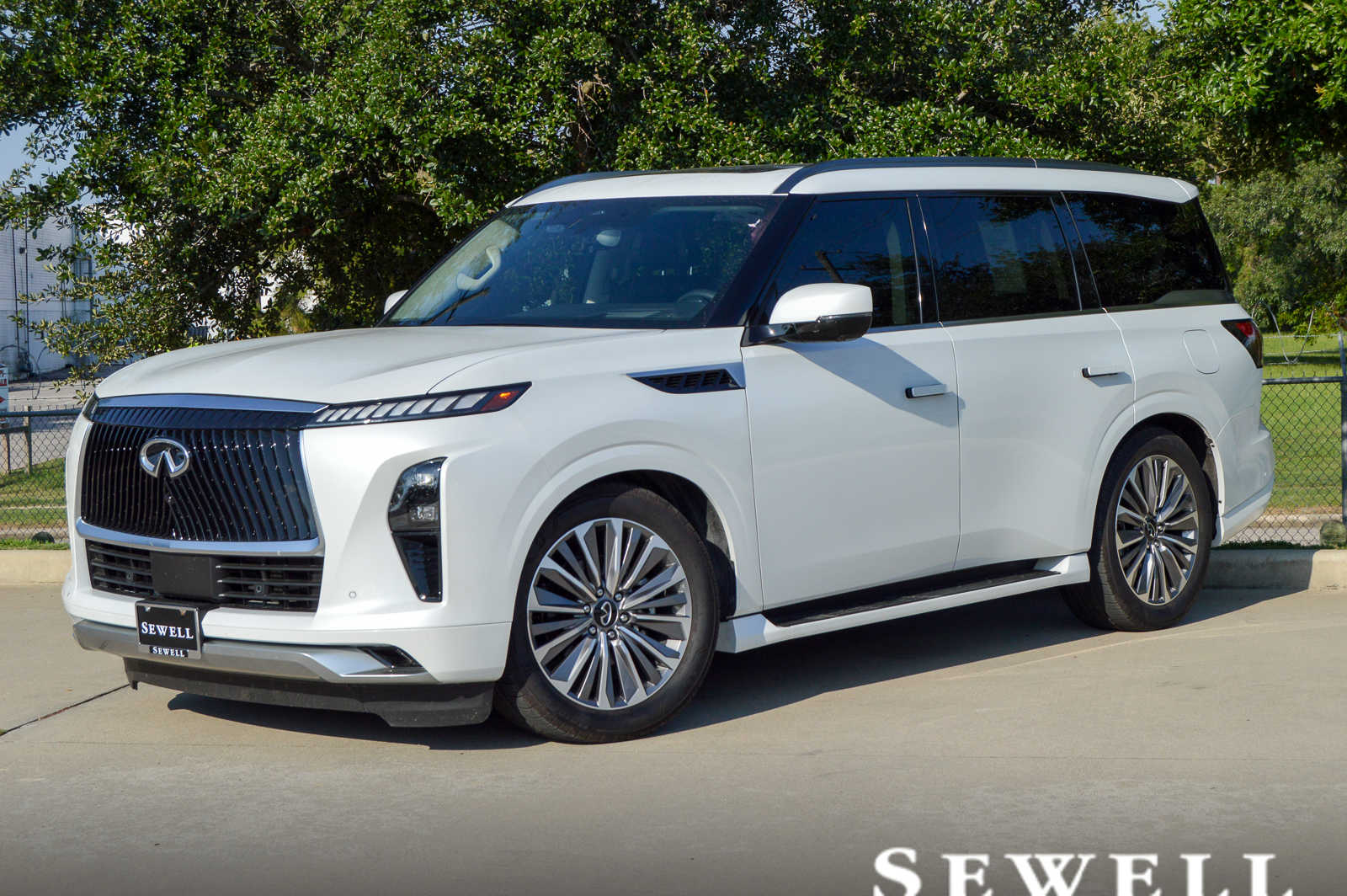 2025 INFINITI QX80 Sensory 4WD - Photo 1