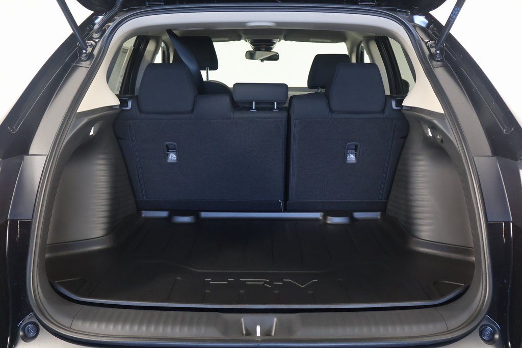 2026 Honda HR-V LX photo 8