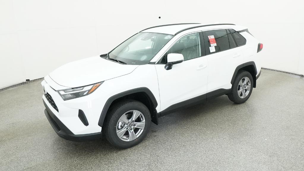 2025 Toyota RAV4 XLE's photo