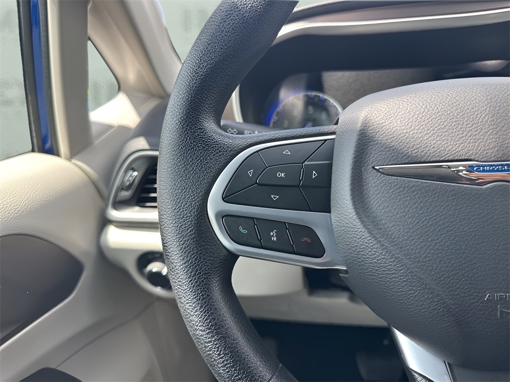 2021 Chrysler Voyager LX photo 15