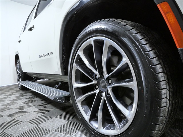 Certified 2022 Jeep Wagoneer Series III with VIN 1C4SJVDT5NS127653 for sale in Apple Valley, Minnesota