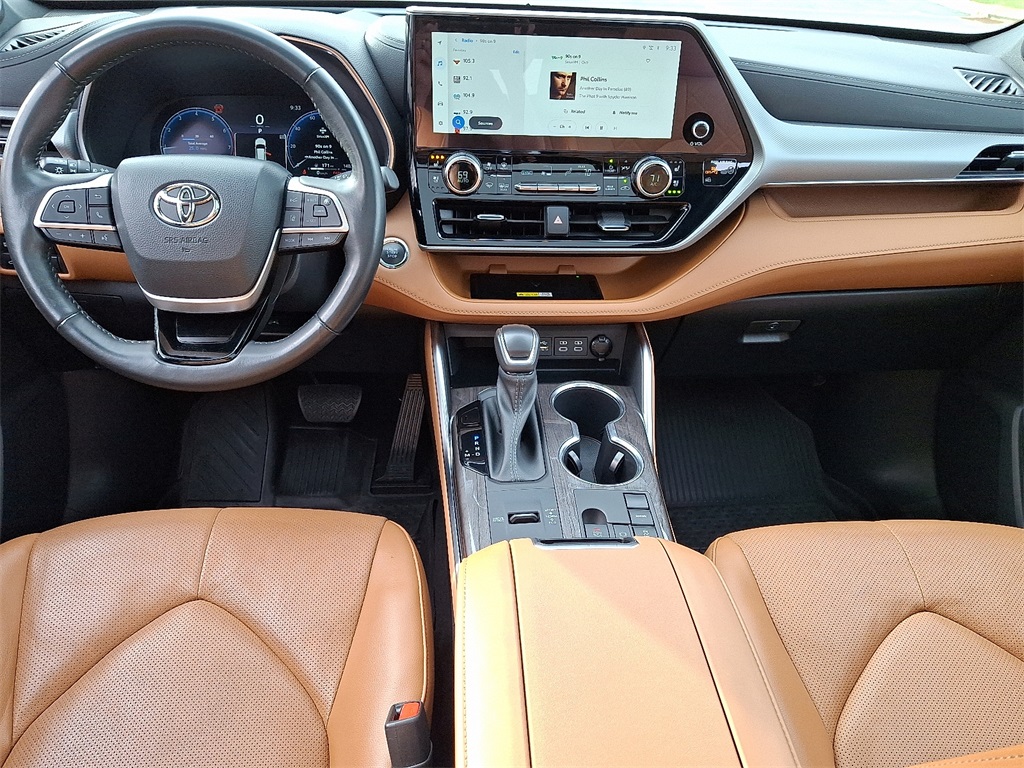 2023 Toyota Highlander Platinum photo 14