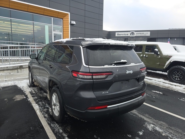 2023 Jeep Grand Cherokee Laredo photo 4