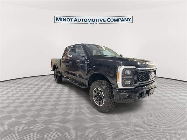 2023 Ford F-250 photo 2