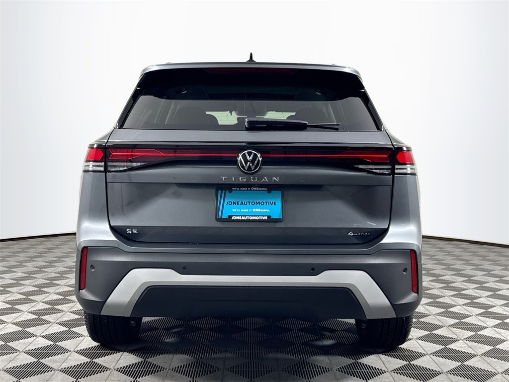2025 Volkswagen Tiguan SE photo 11