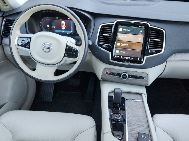 2024 Volvo XC90 Plus photo 16