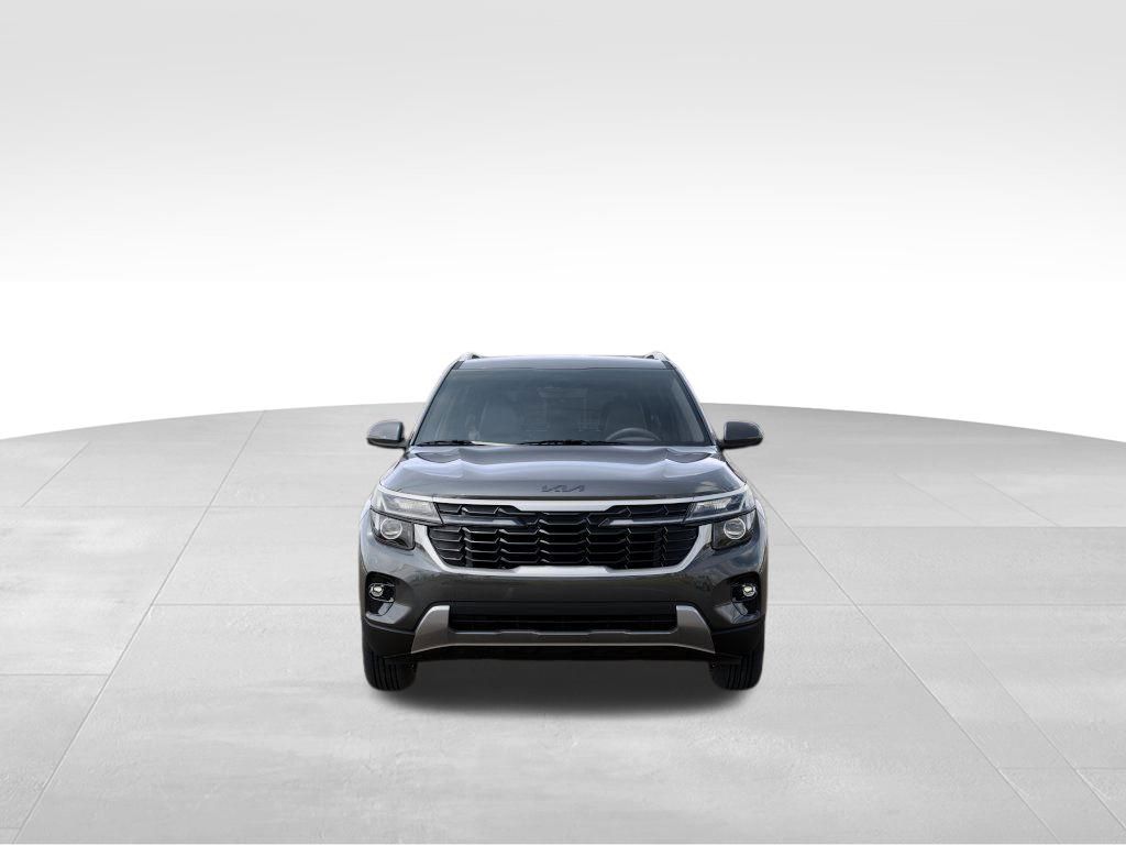 2025 Kia Seltos S photo 2