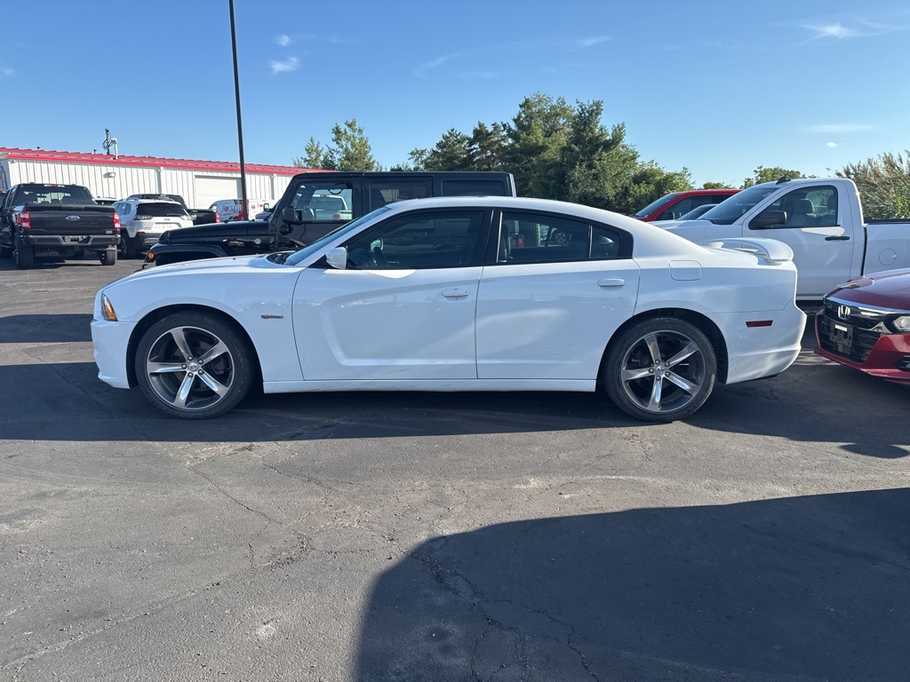 2014 Dodge Charger SXT photo 2
