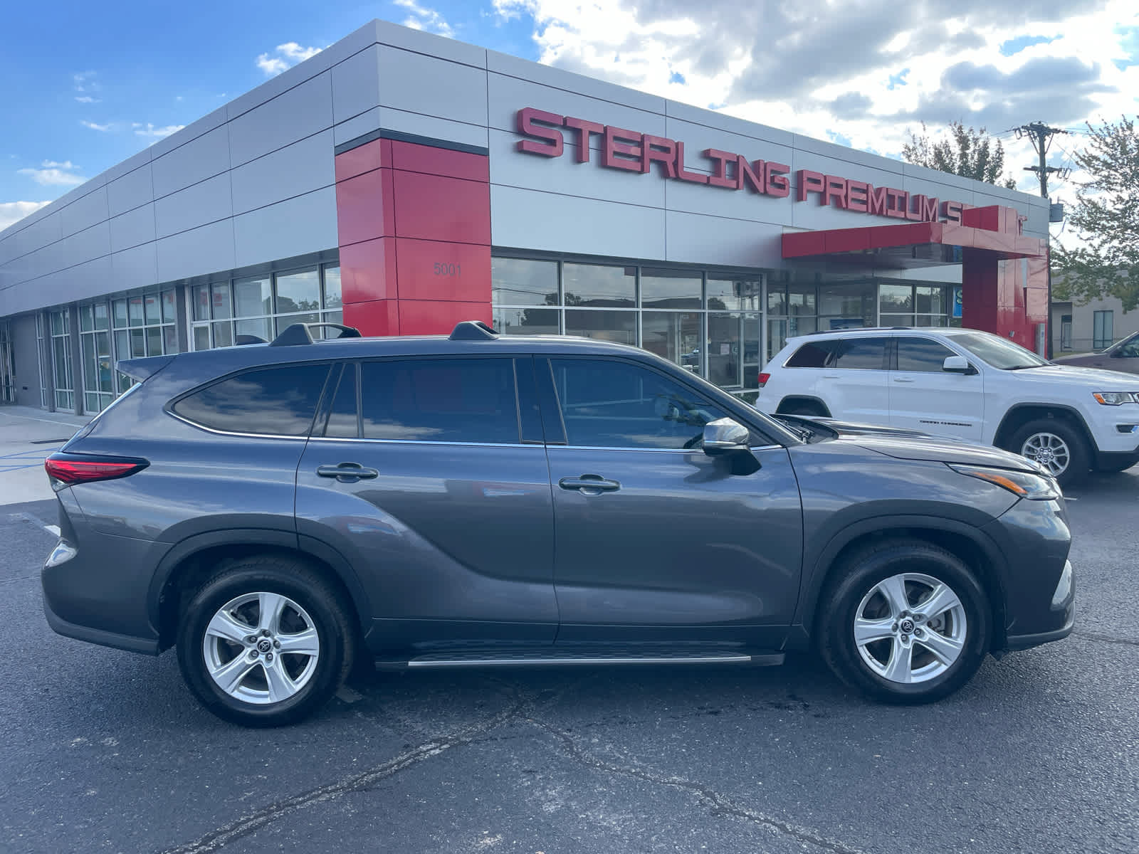 2022 Toyota Highlander L's photo