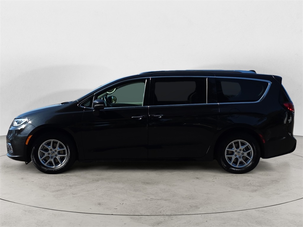 2021 Chrysler Pacifica Touring L photo 2