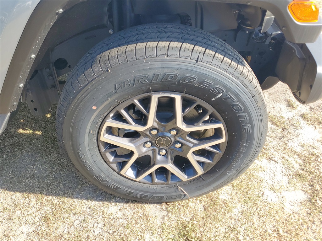 2024 Jeep Wrangler Sahara photo 6