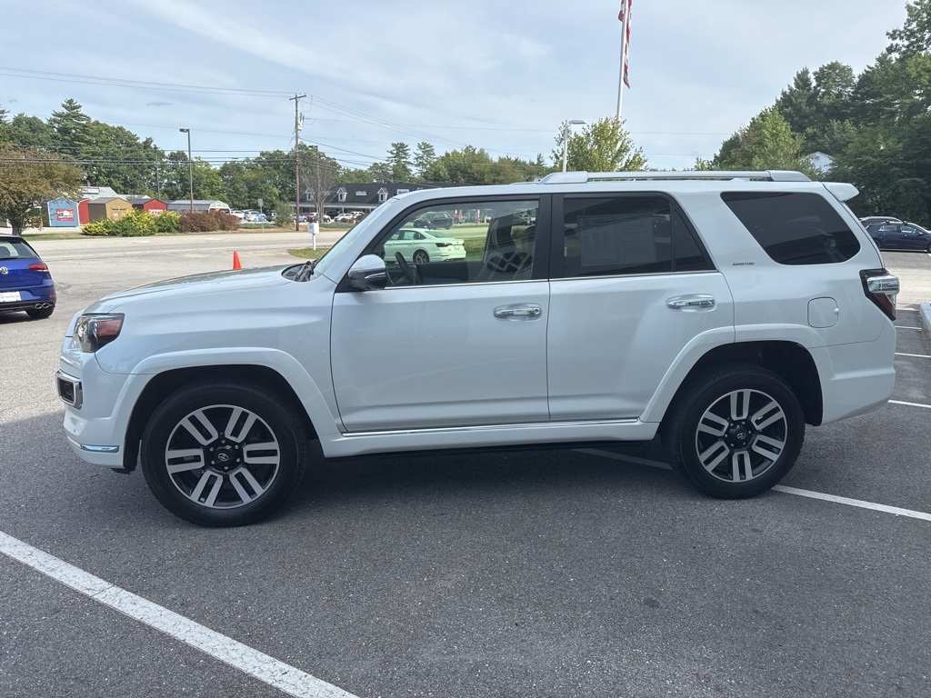 2022 Toyota 4Runner Limited photo 3