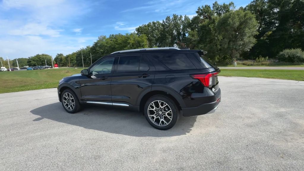 2025 Ford Explorer Platinum photo 5