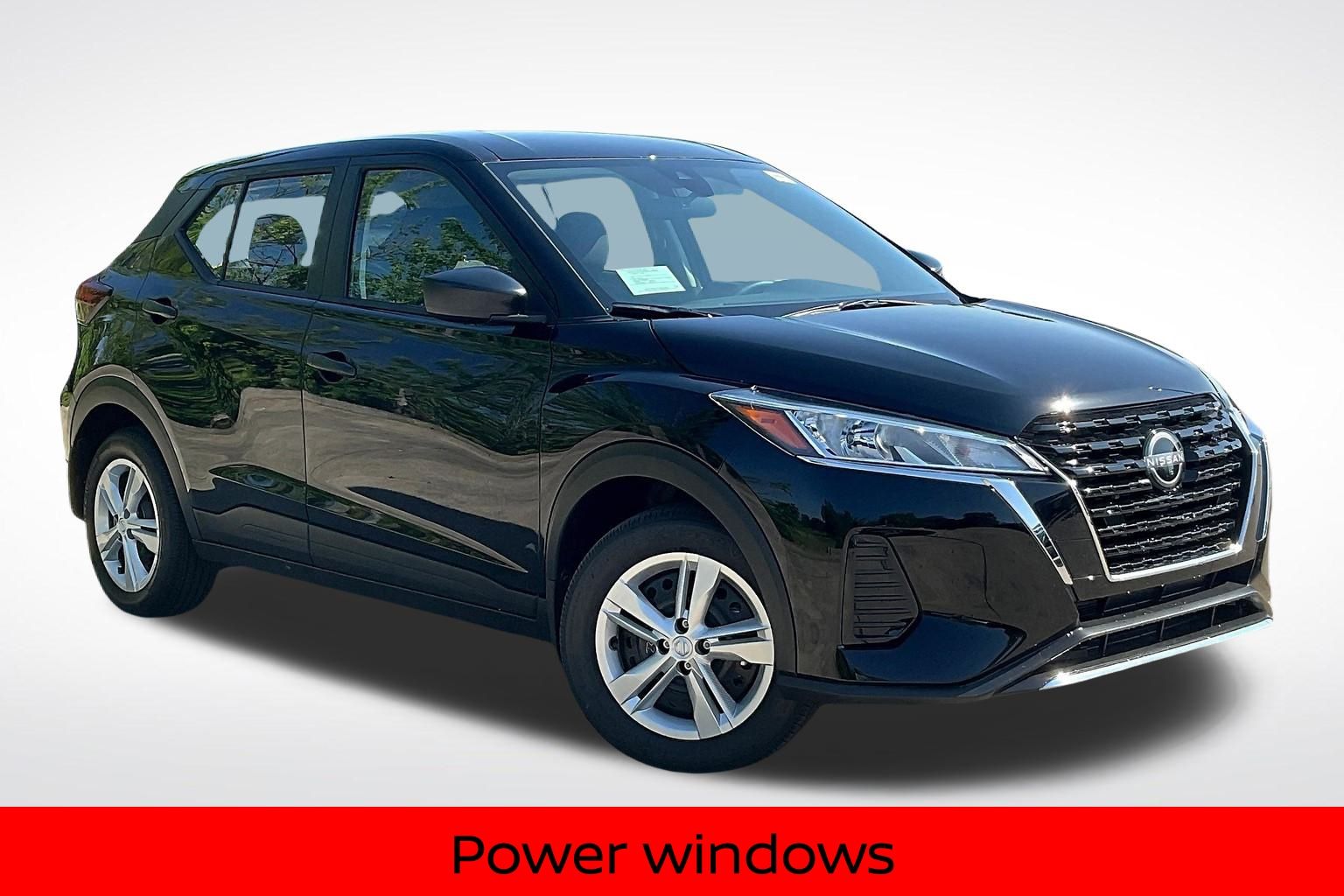 2025 Nissan Kicks Play S photo 2