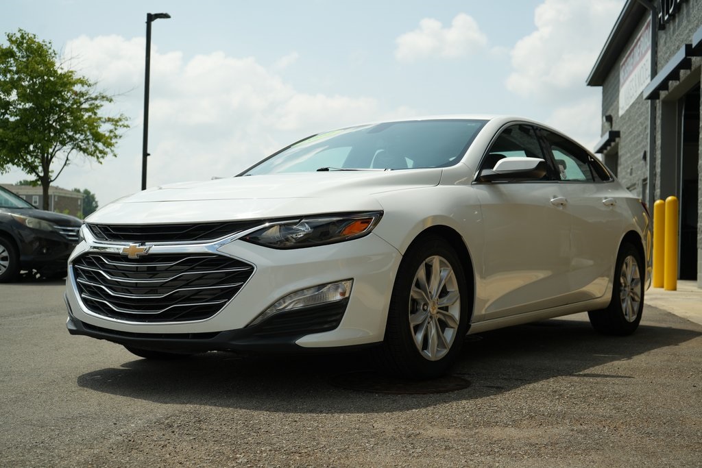 2022 Chevrolet Malibu 1LT photo 3
