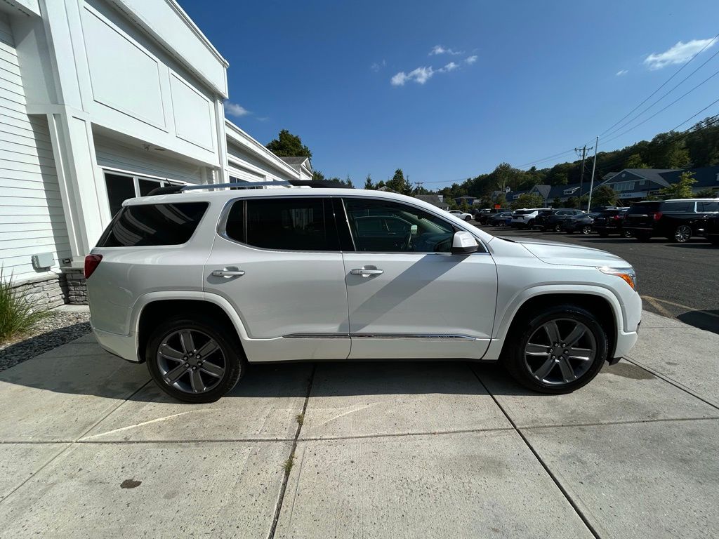 2018 Gmc Acadia Denali photo 2