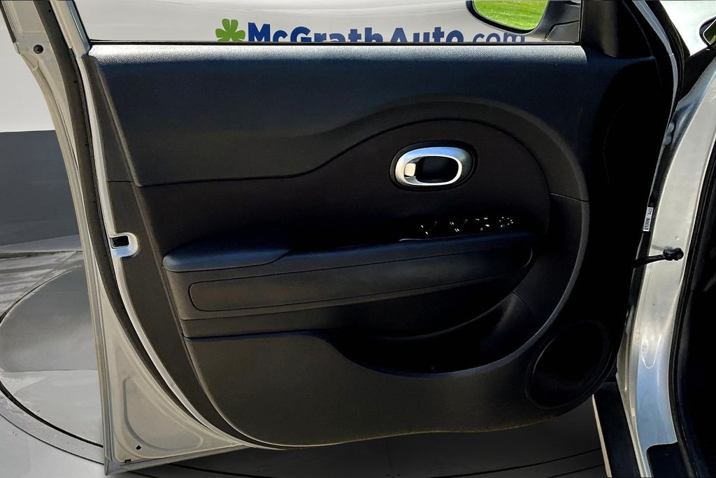 2016 Kia Soul Plus photo 16