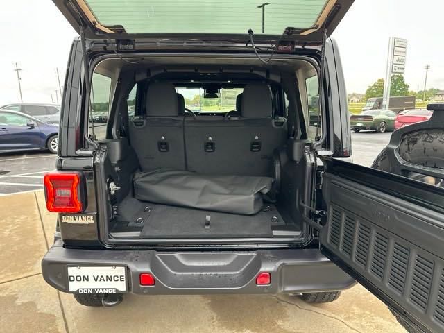 2024 Jeep Wrangler Sahara photo 27