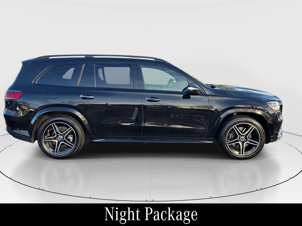 2022 Mercedes Benz GLS 450 4MATIC photo 2