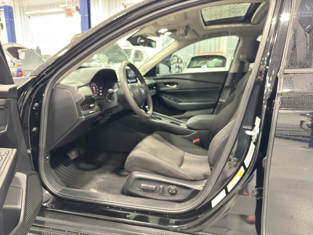 2023 Honda Accord EX photo 4