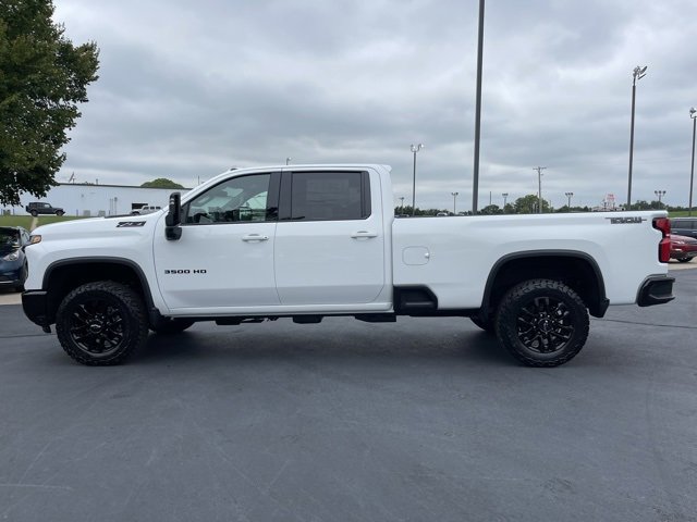 2025 Chevrolet Silverado 3500HD LTZ photo 4