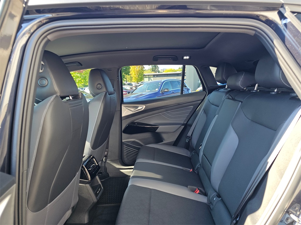 2024 Volkswagen ID.4 Pro S photo 18
