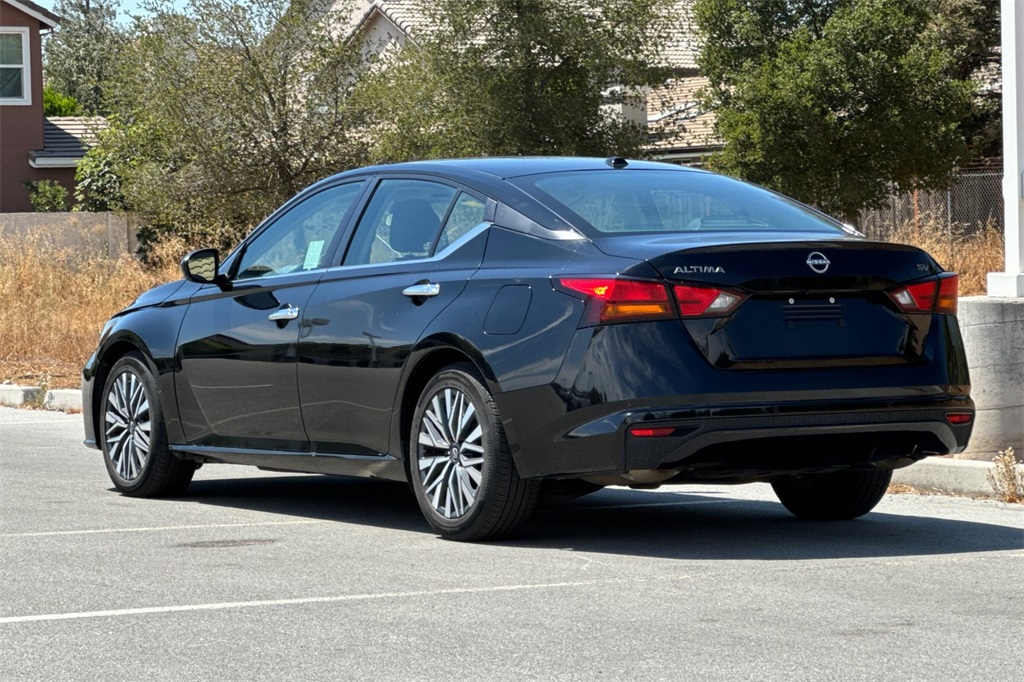 2024 Nissan Altima 2.5 SV photo 5