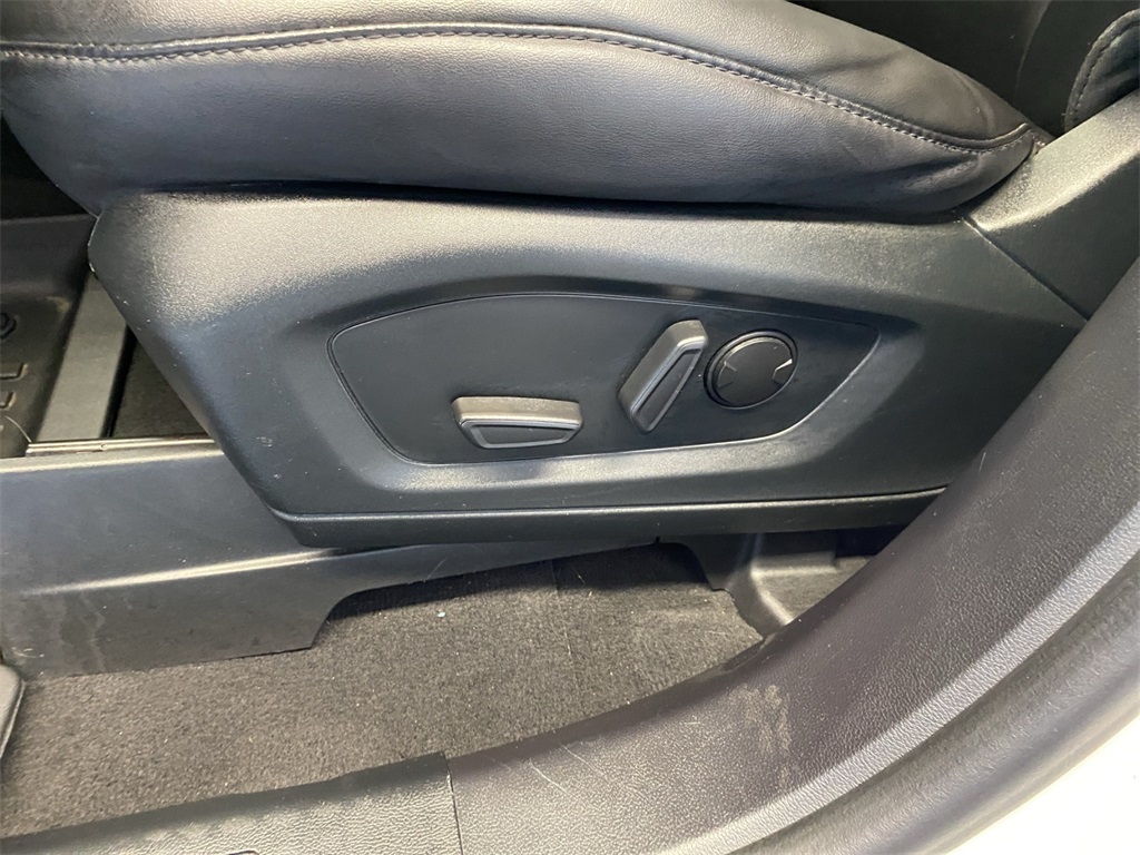 2022 Ford Explorer XLT photo 6