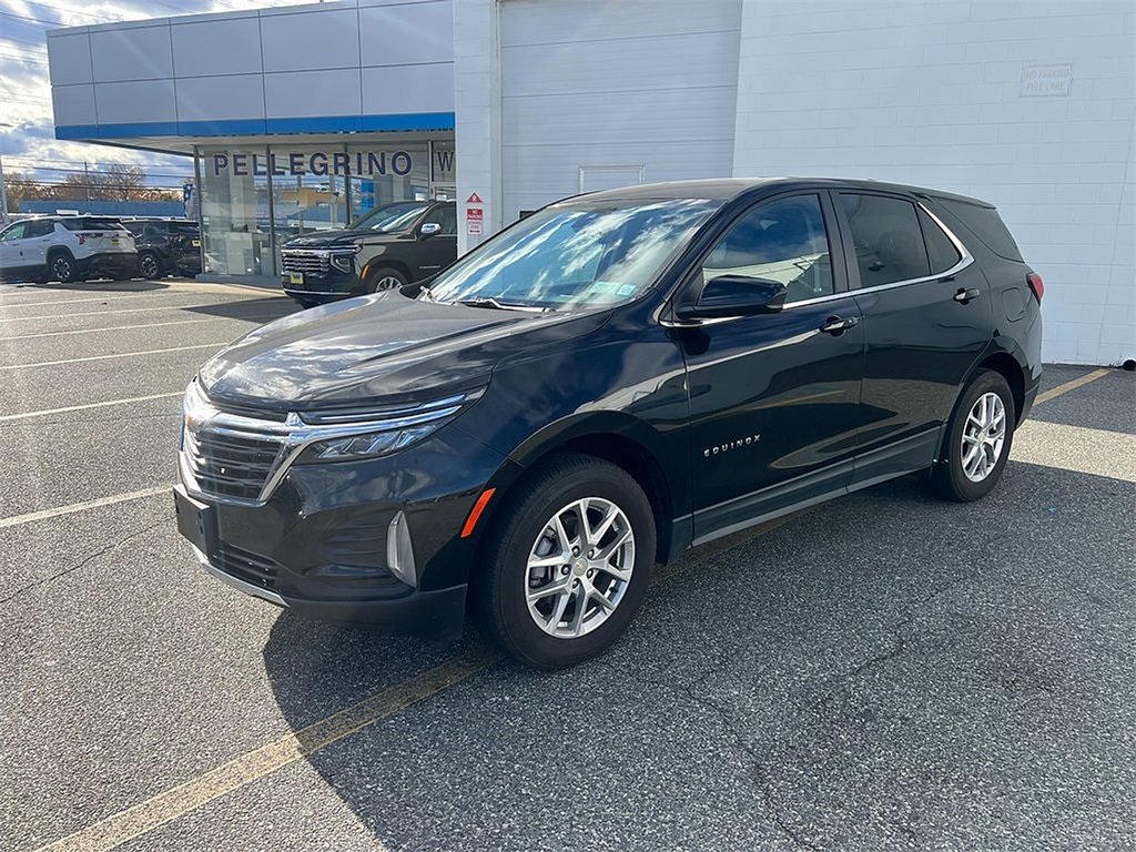 2024 Chevrolet Equinox LT photo 3