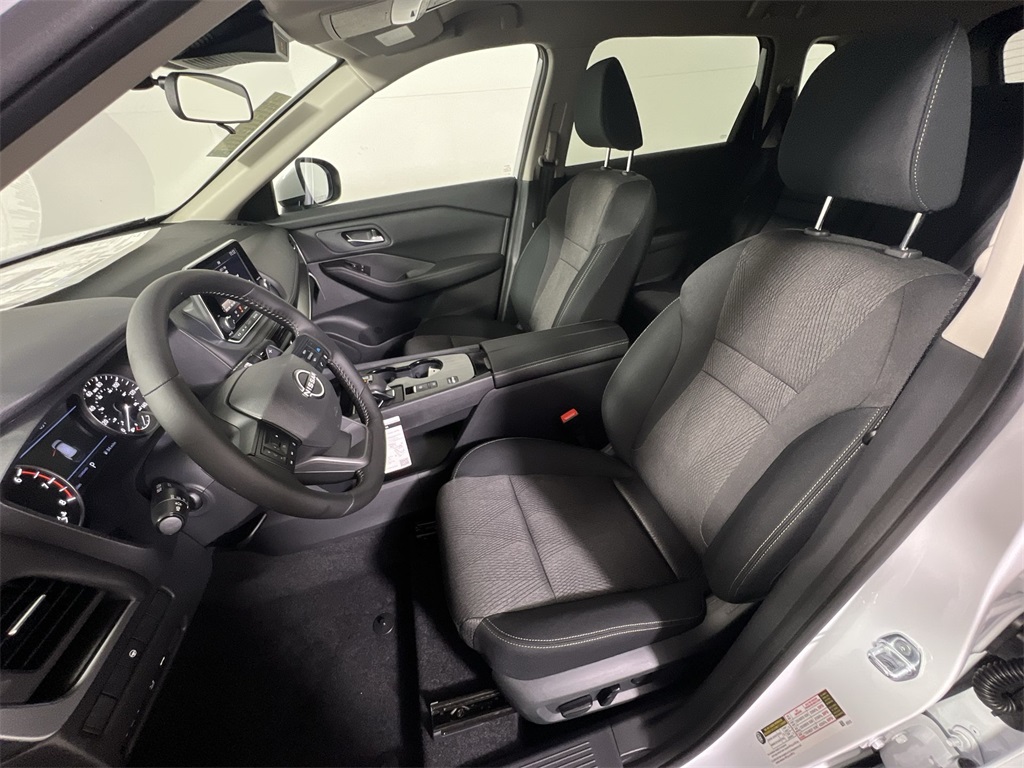 2026 Nissan Rogue SV photo 12