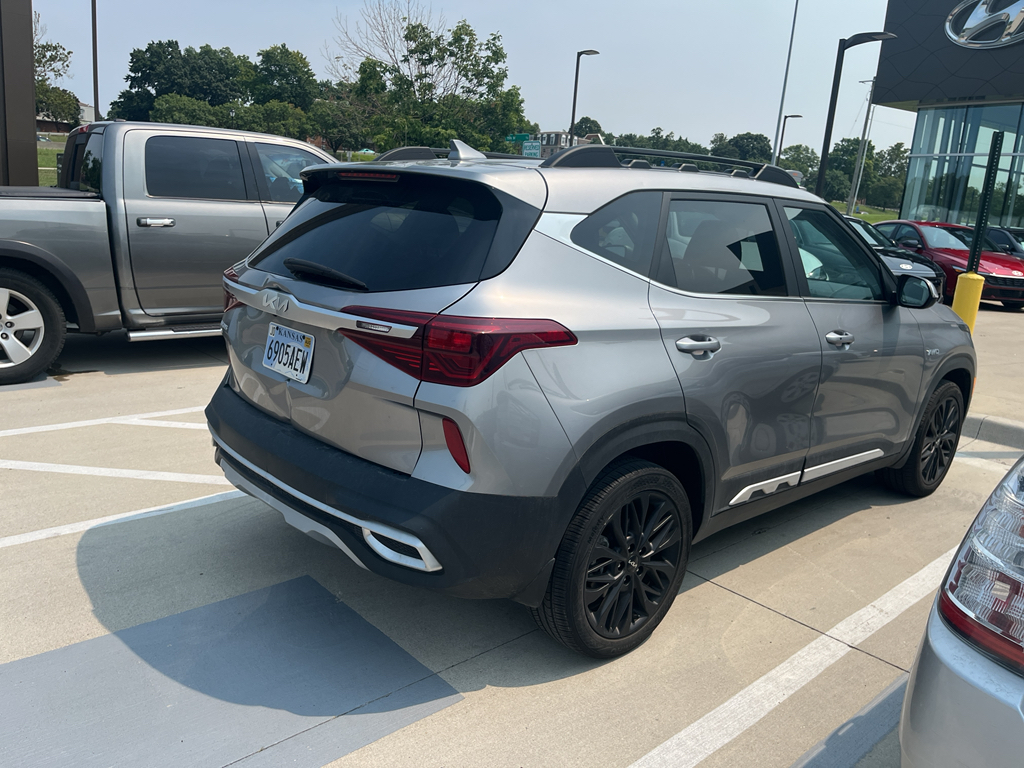 2022 Kia Seltos Nightfall Edition photo 4
