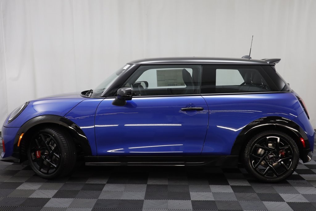 2025 Mini Cooper 2 Door Hardtop Iconic photo 5