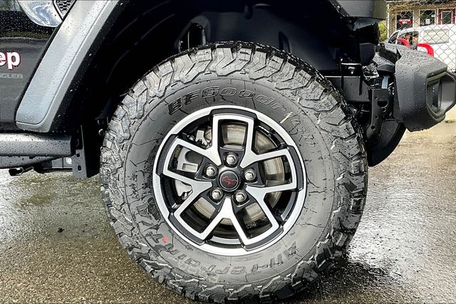 2025 Jeep Wrangler Rubicon photo 12