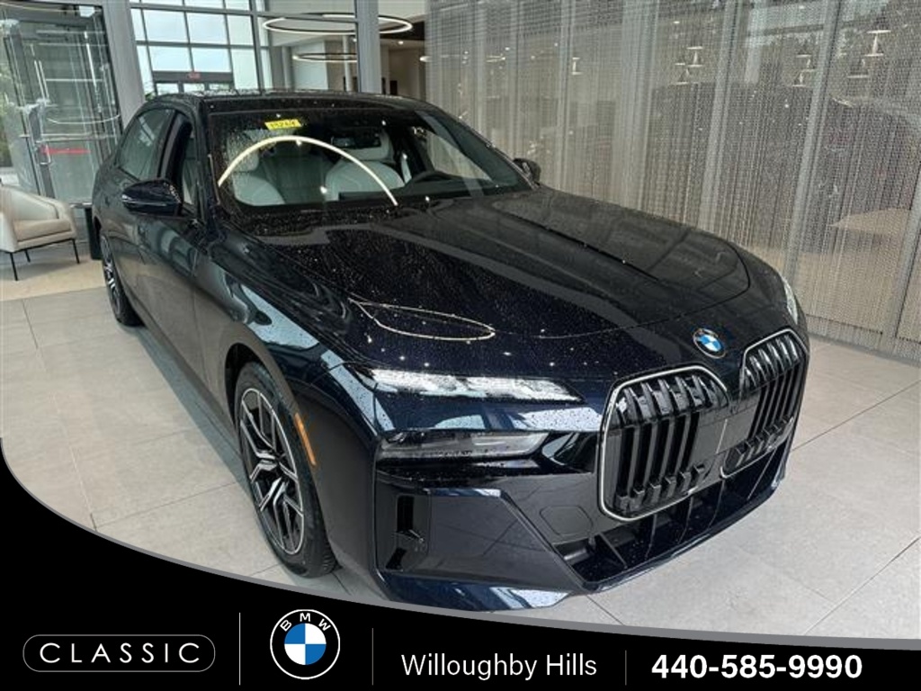 2025 BMW 7 Series 760i's photo