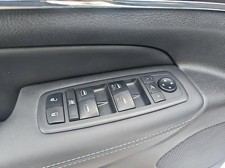 2019 Jeep Grand Cherokee Overland photo 9