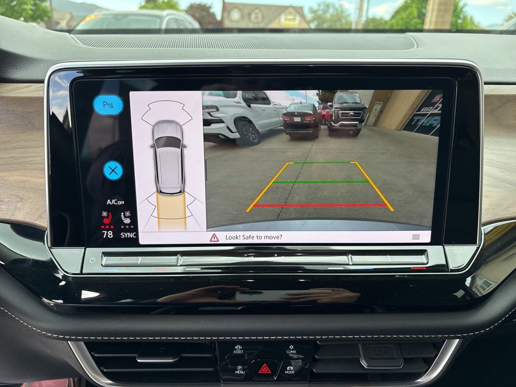 2024 Volkswagen Atlas SE Technology photo 12