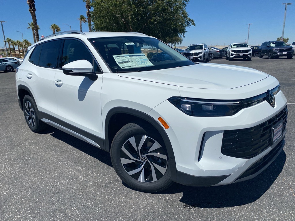 2025 Volkswagen Tiguan S's photo