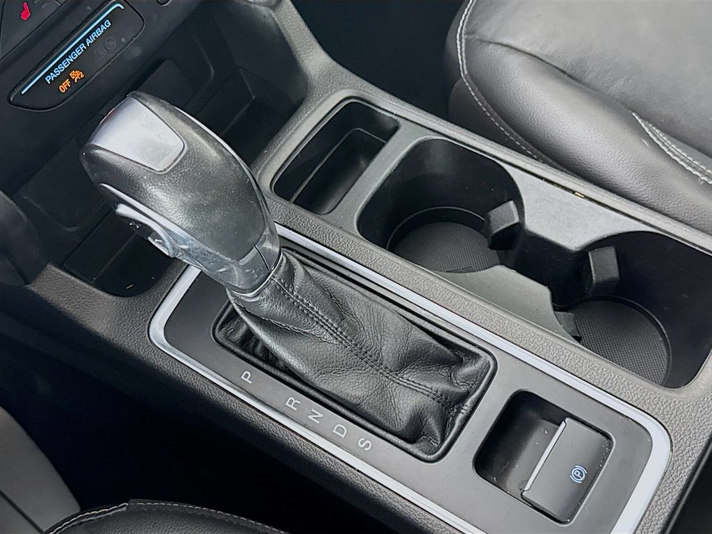 2018 Ford Escape SEL photo 18