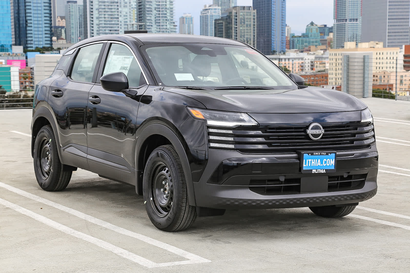 2025 Nissan Kicks S photo 3