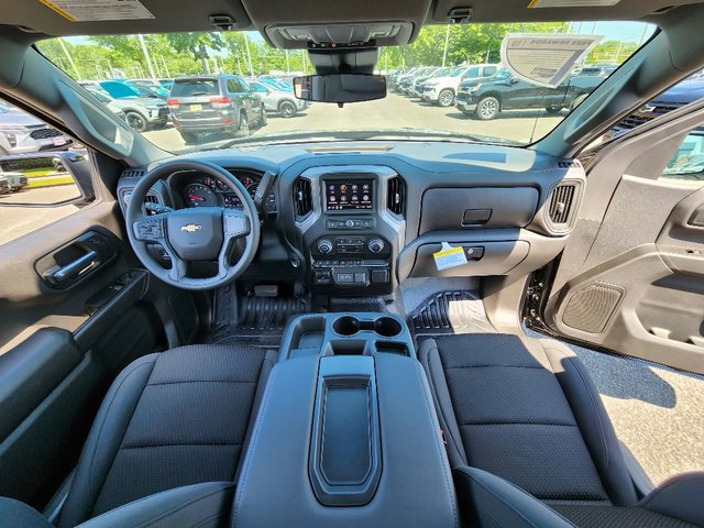 2025 Chevrolet Silverado 1500 photo 2