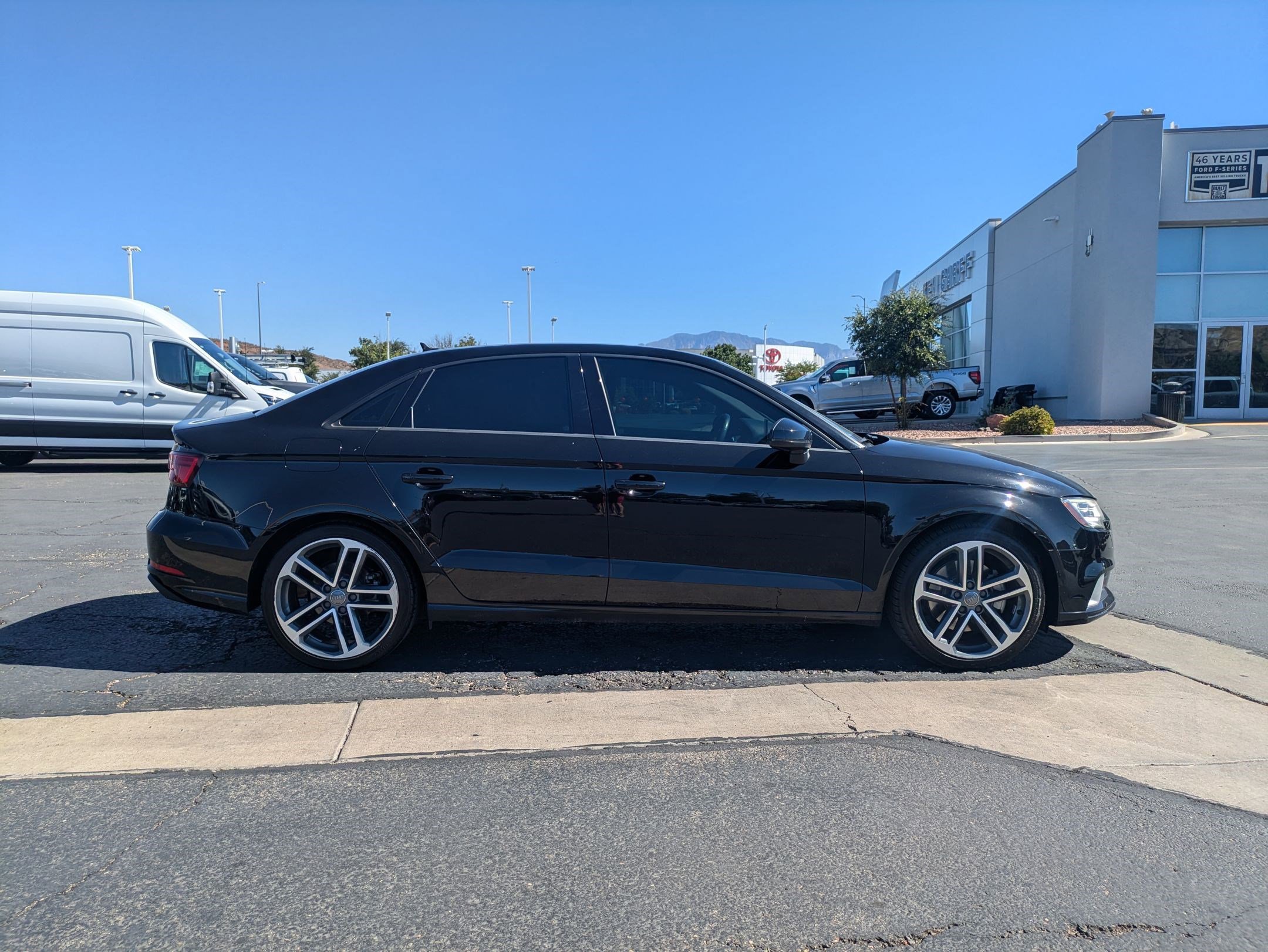 WAUAUGFF4J1030530