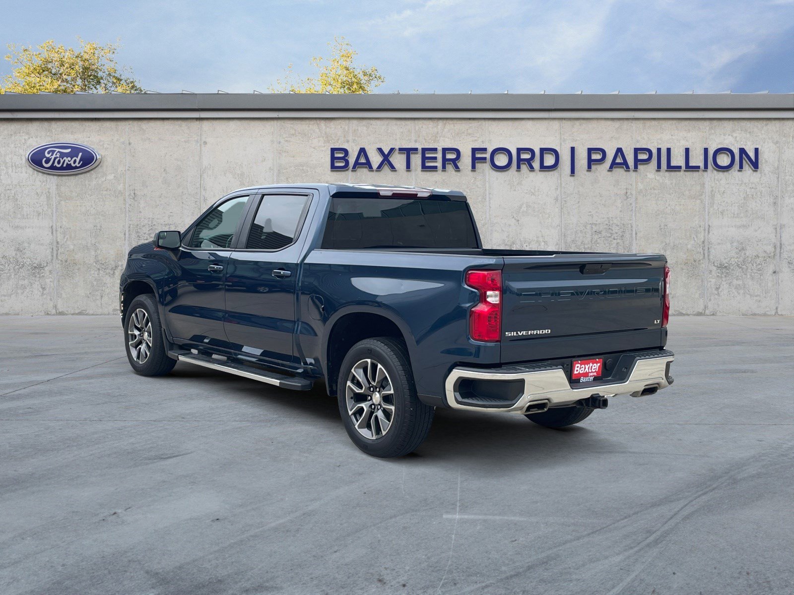 2019 Chevrolet Silverado 1500 LT photo 3