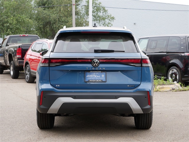 2025 Volkswagen Tiguan SE photo 2