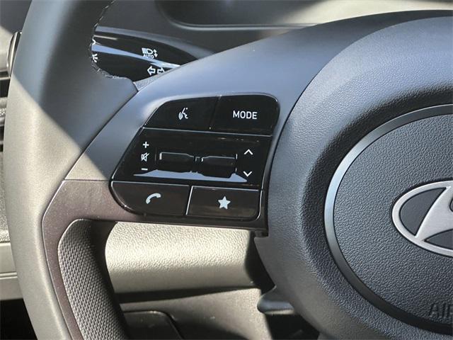 2025 Hyundai Elantra SEL Sport photo 23