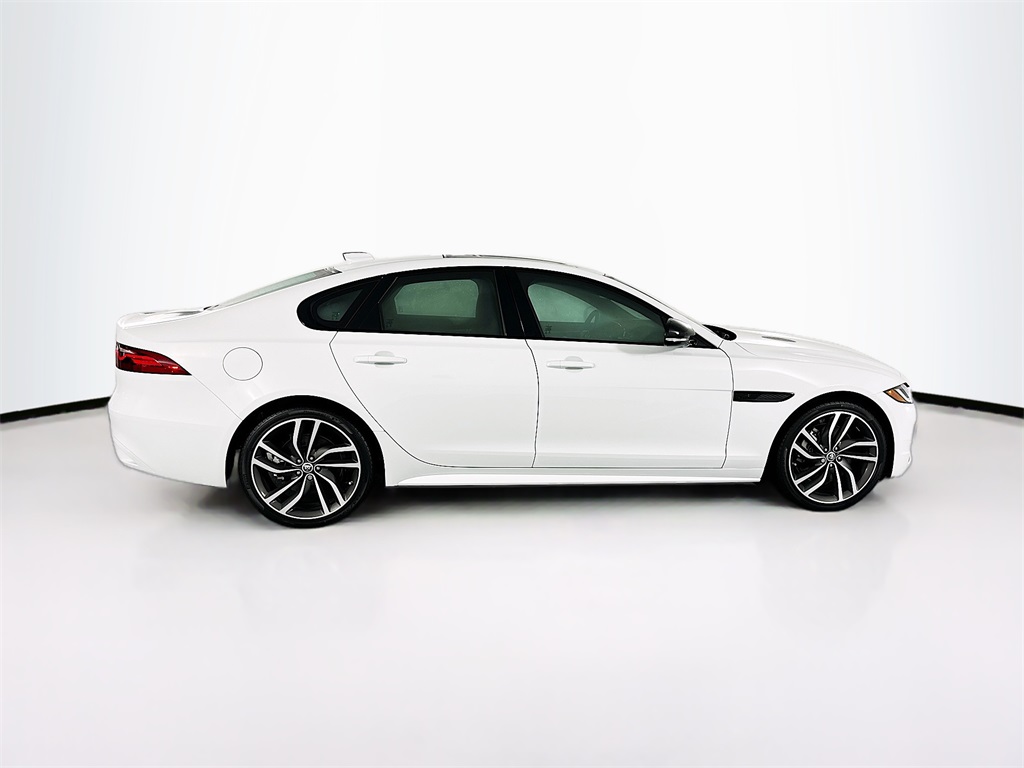 New 2024 White Jaguar R-Dynamic SE image 4